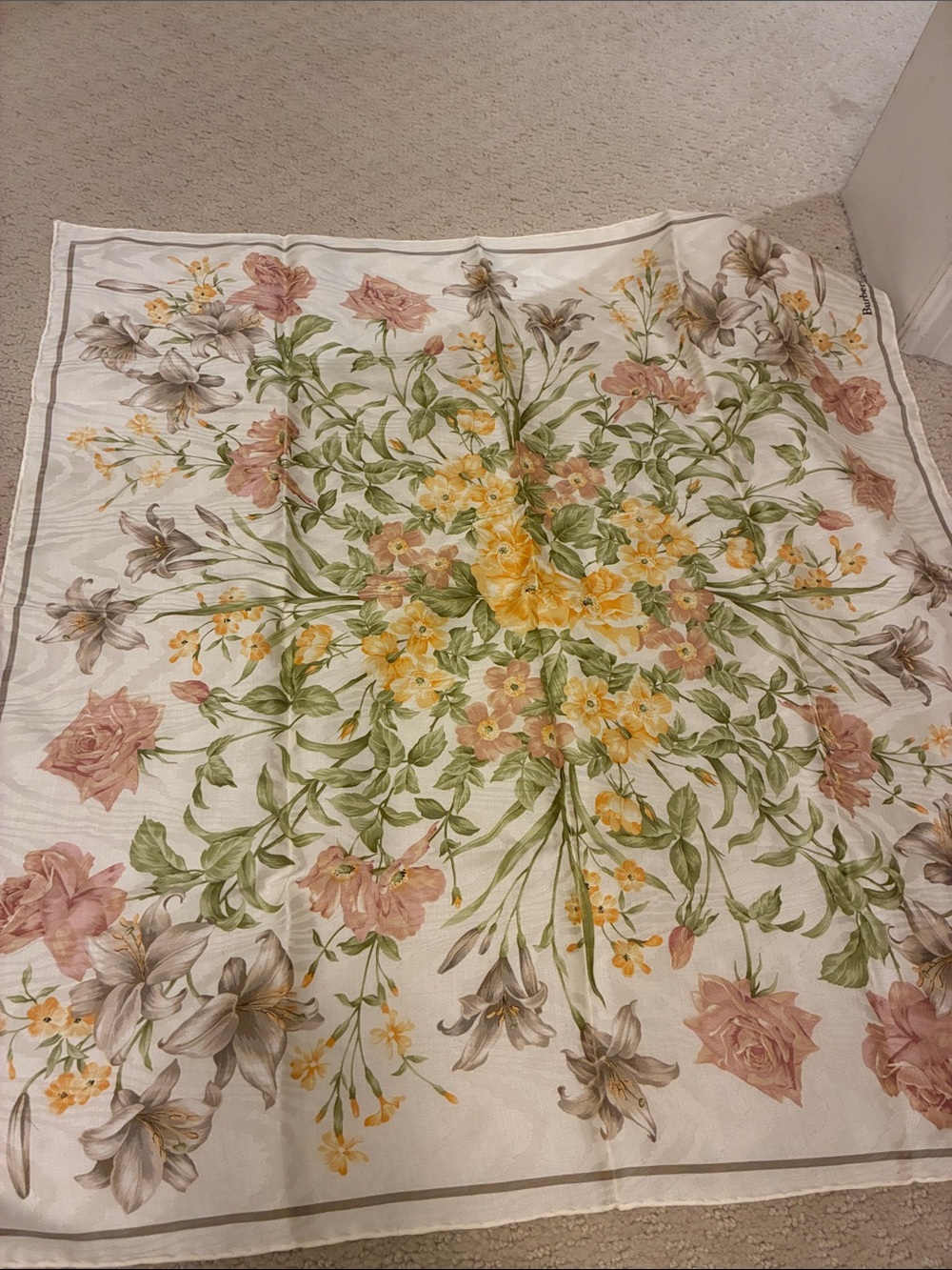 ⁠Vintage Burberrys NWT Silk Cotton Floral Large Handkerchief Scarf 58cm⁠👝